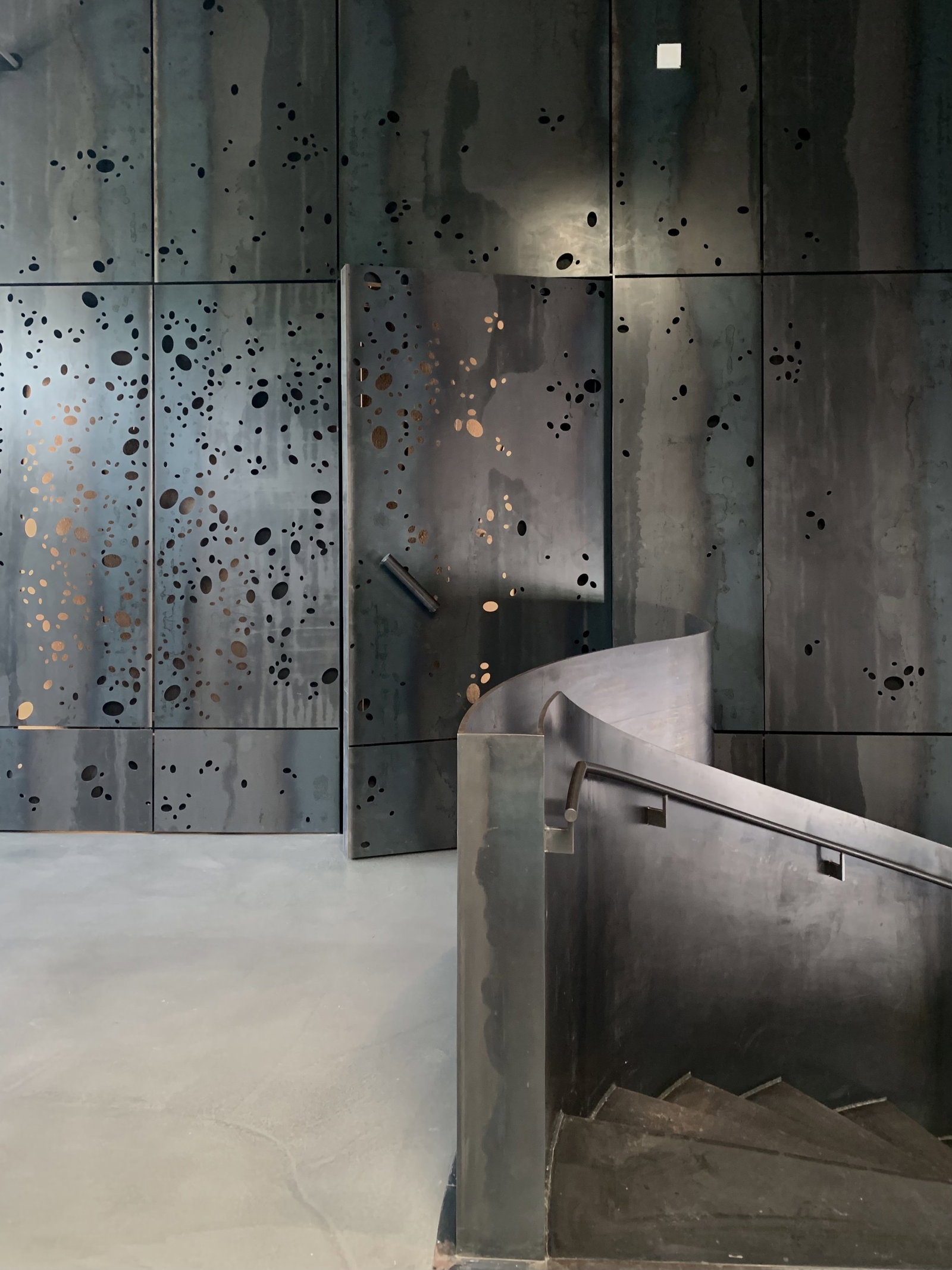 Industry meets design in Empl’s handover hall | FritsJurgens
