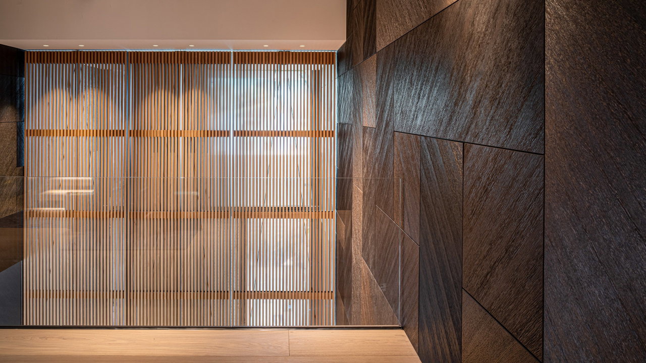 Wooden pivot door in a private home in Karlsruhe with FritsJurgens System M pivot hinge system inside