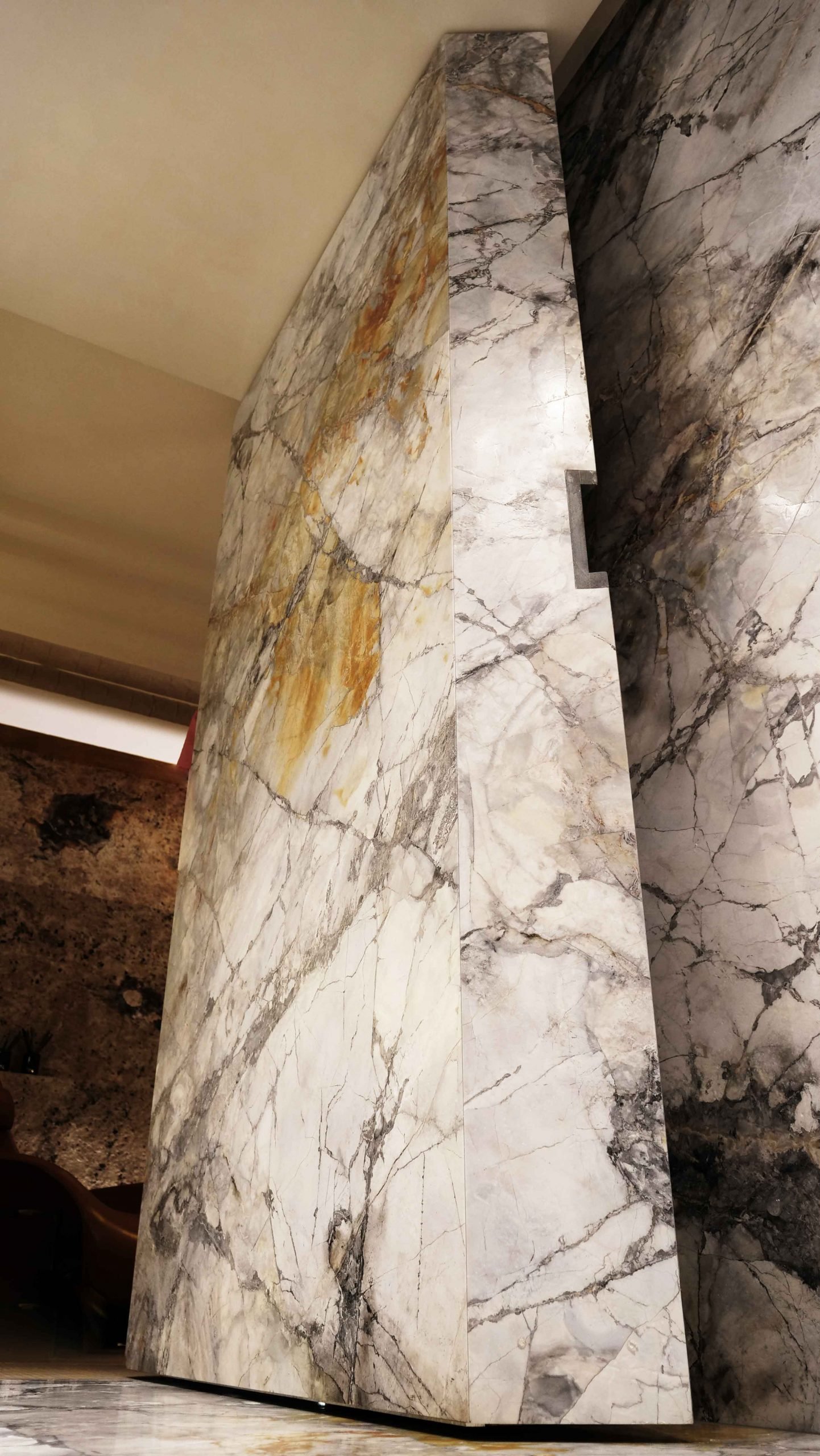 Heavy marble door in marble bathroom - FritsJurgens pivot hinges Inside