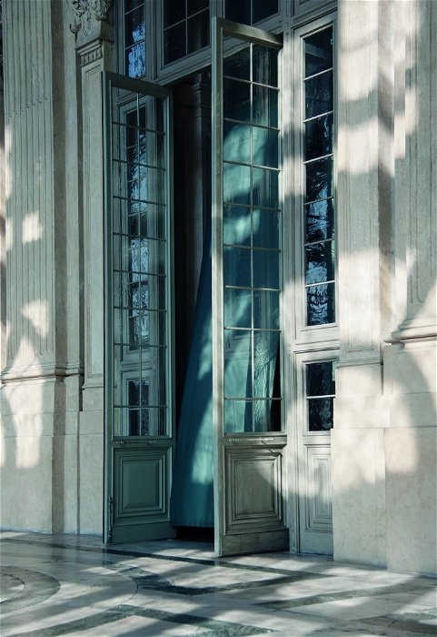Exterior pivot door in Palazzo Madame as antique doors - FirtsJurgens
