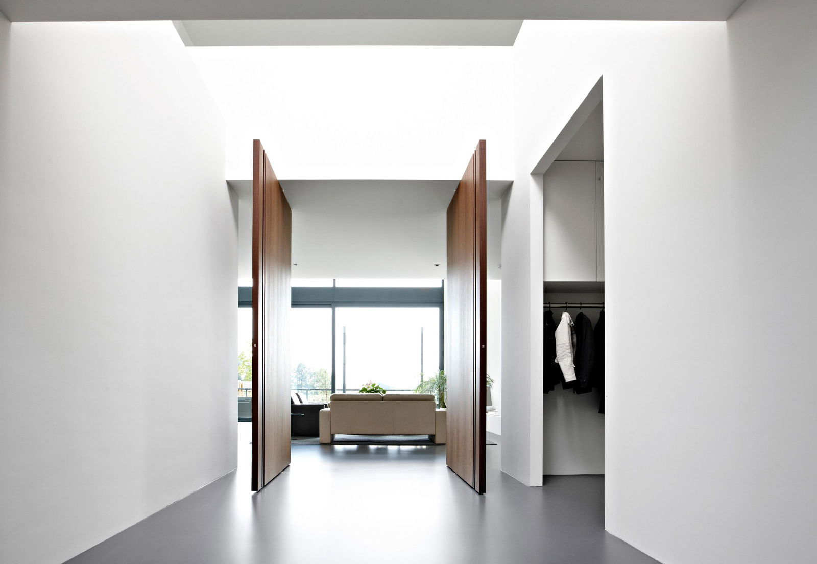 Wooden interior pivot doors 2.