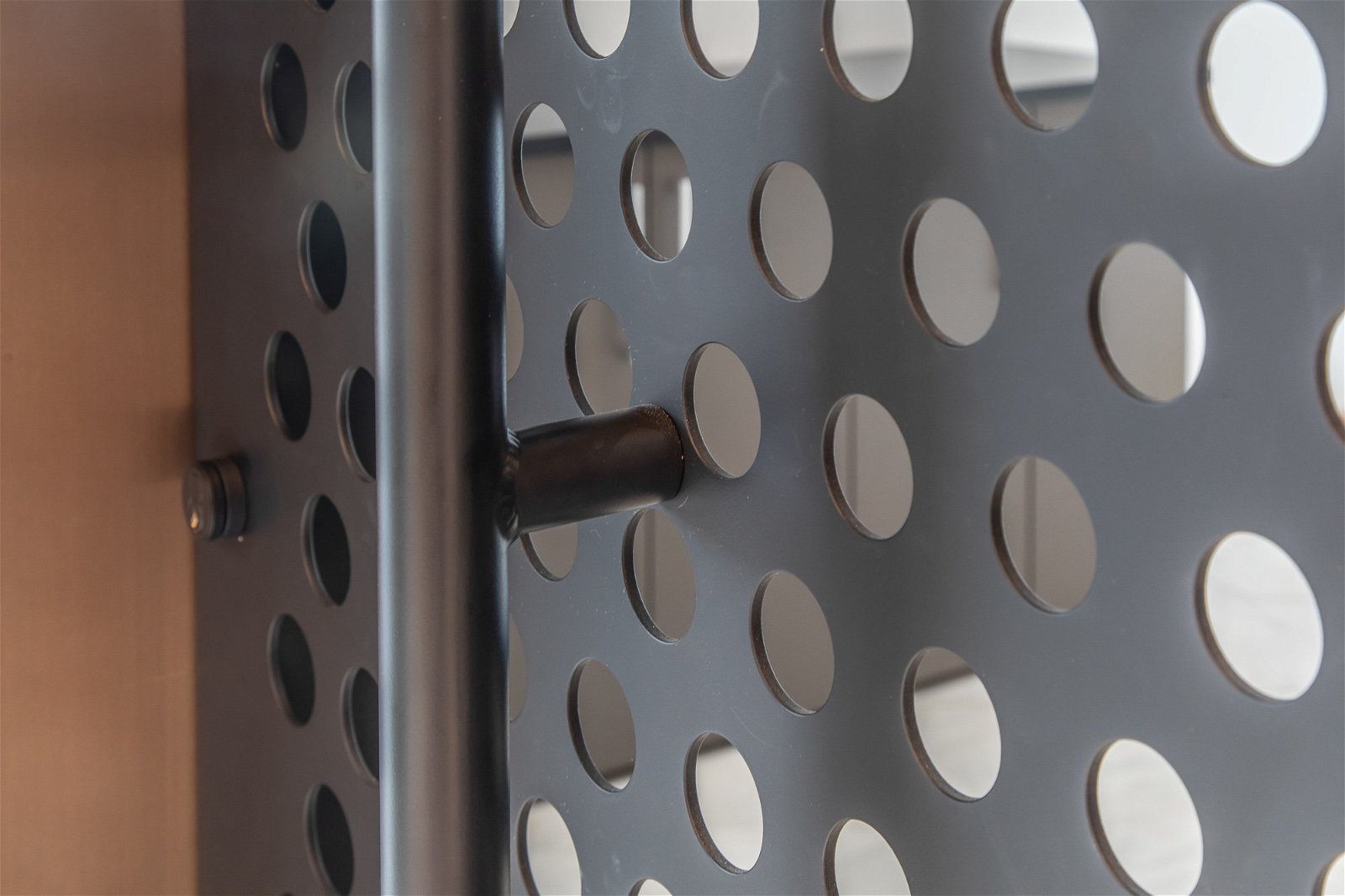 Aluminum pivot door fabrication with FritsJurgens pivot hinges inside - handle view.
